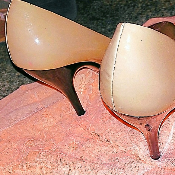 Women's *tan beige nude* heels 2 tone - Picture 6 of 8
